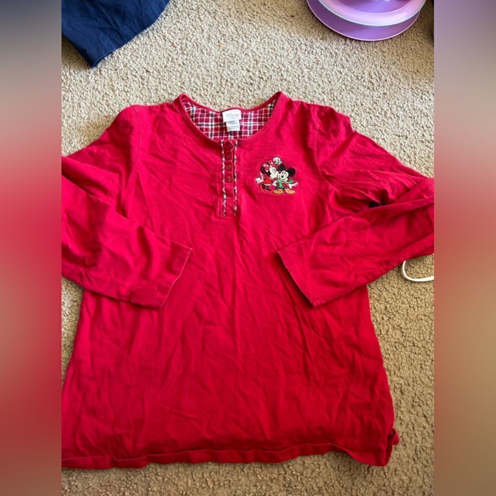 Disney Store Mickey and Minnie Kissing Pajama Shirt - Picture 1 of 3